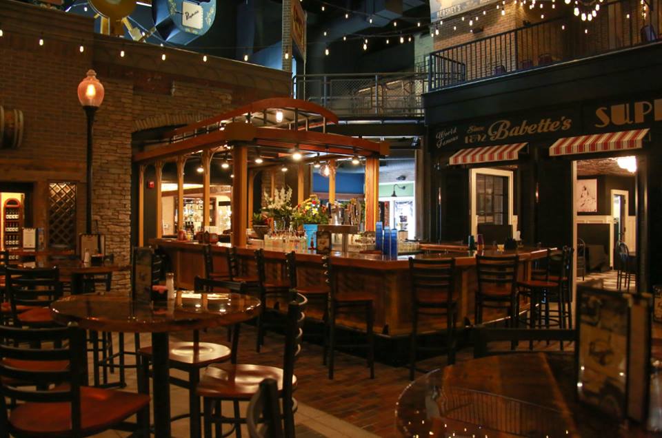 Pasghetti S Italian Restaurant Branson Travel Service Be Sure And Check Out The Ferris Wheel Located In Restaurant As Well A Room For Kids